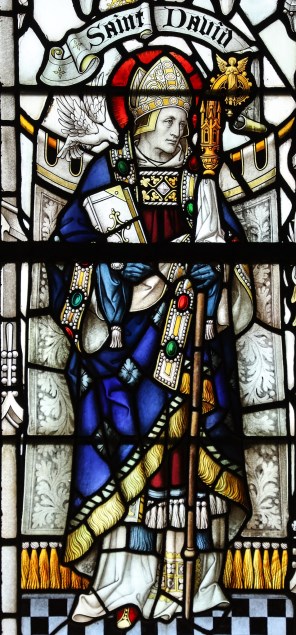 웨일스의 성 다윗_photo by Lawrence OP_in the Cathedral of the Blessed Virgin Mary in Salisbury_England.jpg